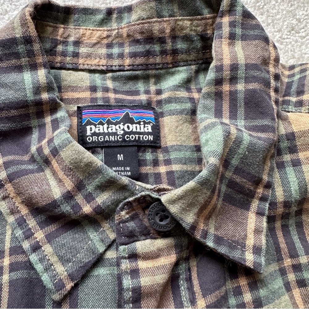 Patagonia Organic Cotton Long Sleeve Shirt - Picture 3 of 11
